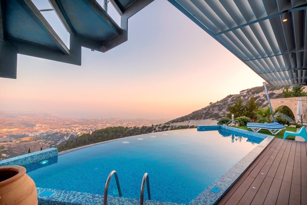 Pose de carrelage de piscine